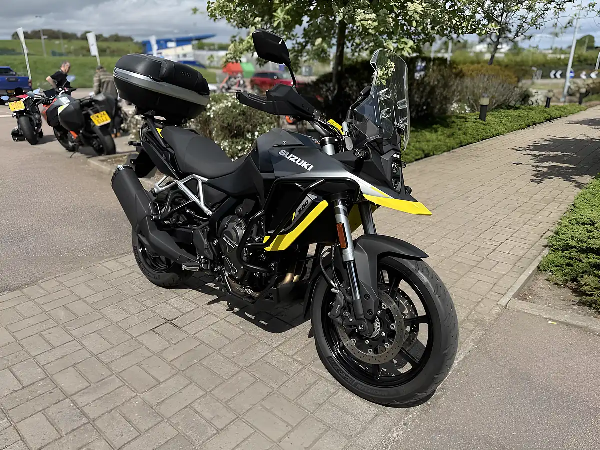 Used 2025 Suzuki Dl 800 RQM5 V-Strom 800RE Black - Interior and Exterior details 3