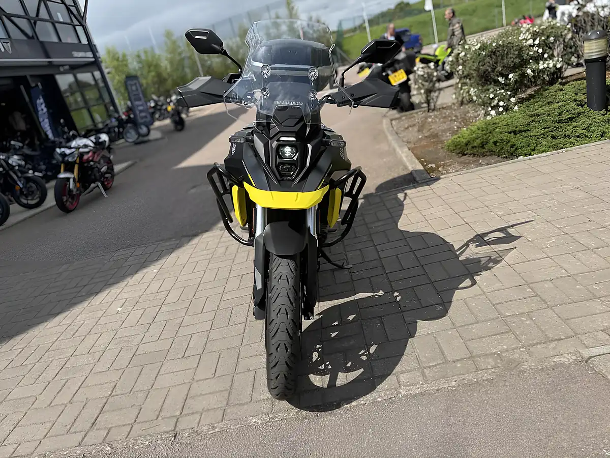 Used 2025 Suzuki Dl 800 RQM5 V-Strom 800RE Black - Interior and Exterior details 4
