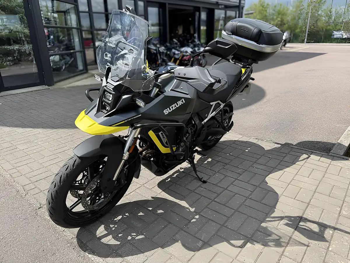 Used 2025 Suzuki Dl 800 RQM5 V-Strom 800RE Black - Interior and Exterior details 5