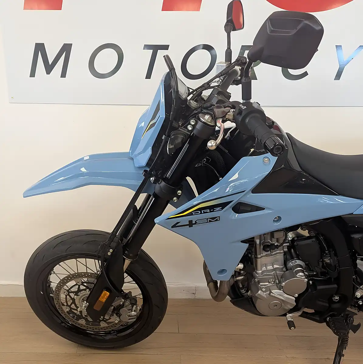 Used 2025 Suzuki DR-Z4SM 400 Constant Mesh Grey - Interior and Exterior details 10