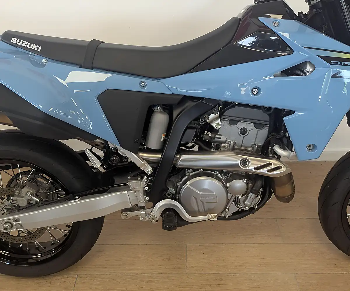 Used 2025 Suzuki DR-Z4SM 400 Constant Mesh Grey - Interior and Exterior details 5