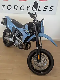 Used 2025 Suzuki DR-Z4SM 400 Constant Mesh Grey - Interior and Exterior details 6