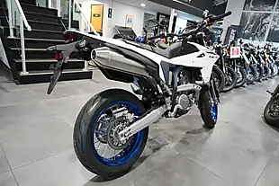 Used 2025 Suzuki DRZ400SM White - Interior and Exterior details 5