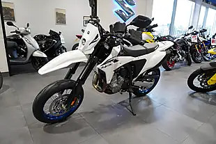 Used 2025 Suzuki DRZ400SM White - Interior and Exterior details 6