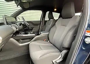 Used 2025 Suzuki E Vitara Motion Blue - Interior and Exterior details 13