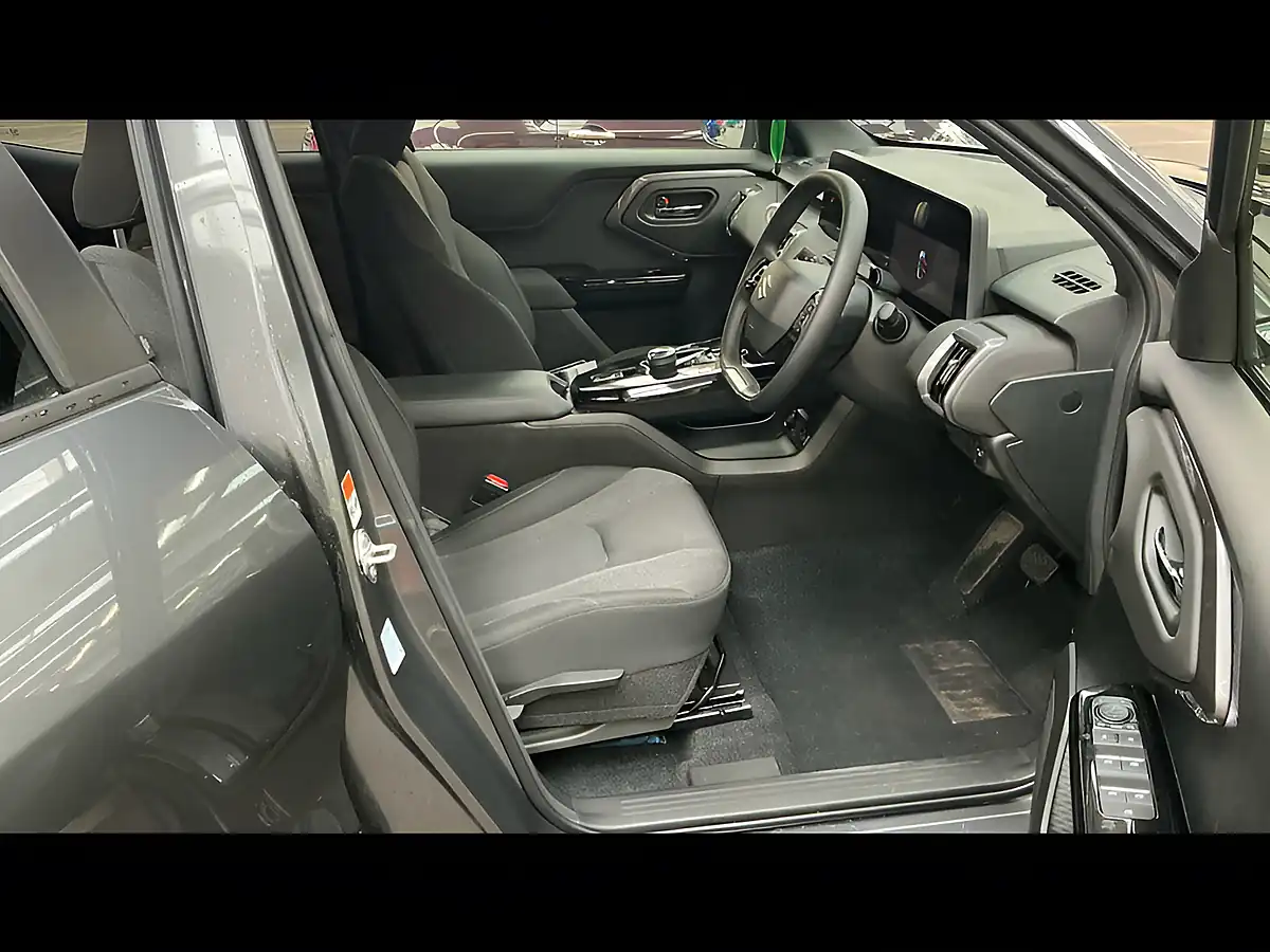 Used 2025 Suzuki E Vitara Motion Grey - Interior and Exterior details 11