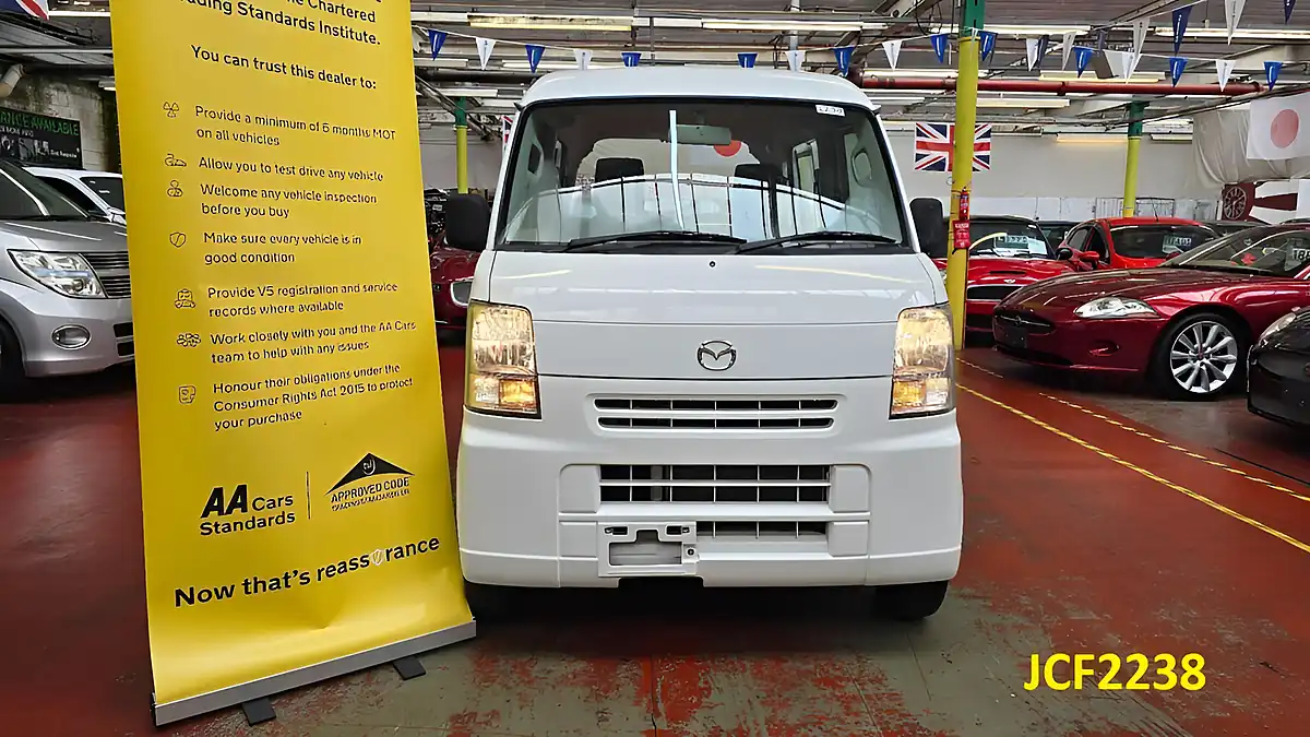 Used 2025 Suzuki Every Wagon White - Front View