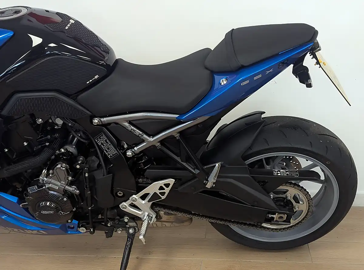 Used 2025 Suzuki GSX-8R 800 Blue - Interior and Exterior details 11