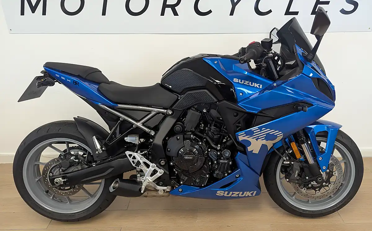 Used 2025 Suzuki GSX-8R 800 Blue - Interior and Exterior details 5