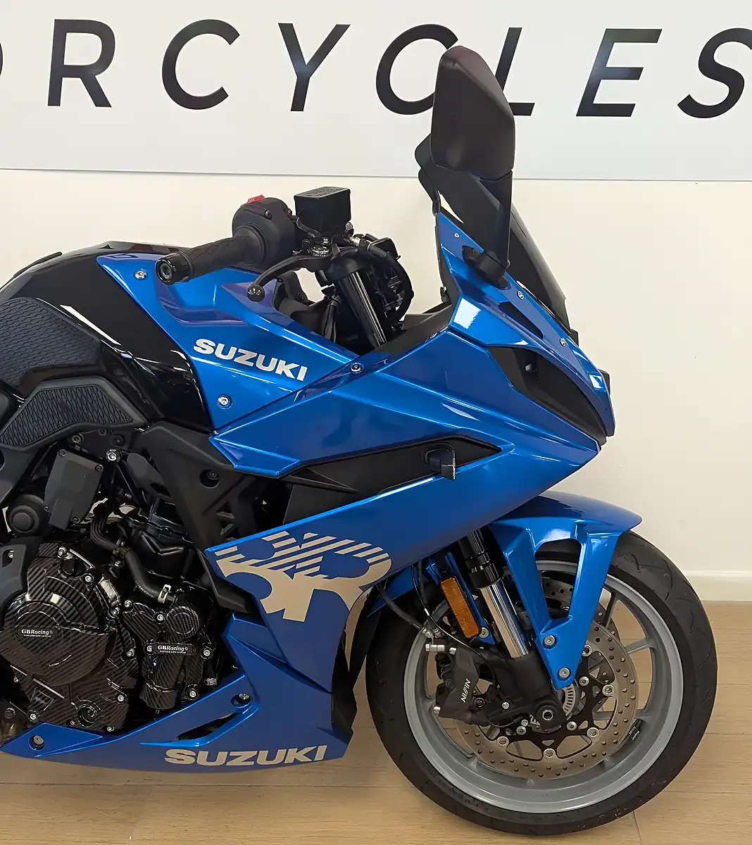 Used 2025 Suzuki GSX-8R 800 Blue - Interior and Exterior details 6