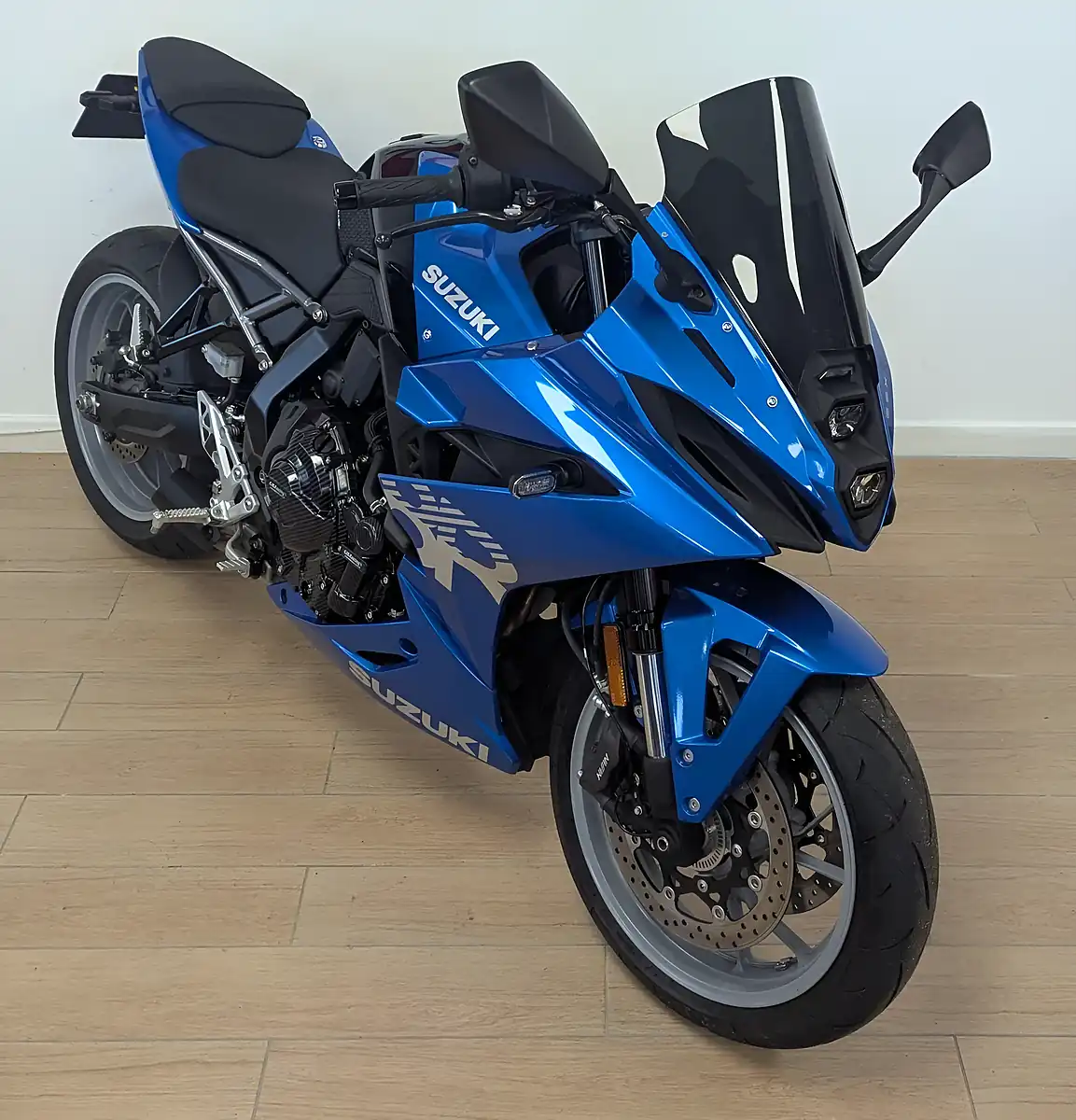 Used 2025 Suzuki GSX-8R 800 Blue - Interior and Exterior details 7