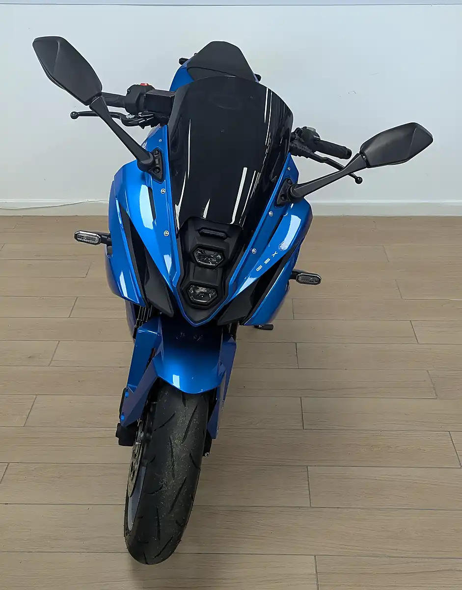 Used 2025 Suzuki GSX-8R 800 Blue - Interior and Exterior details 8