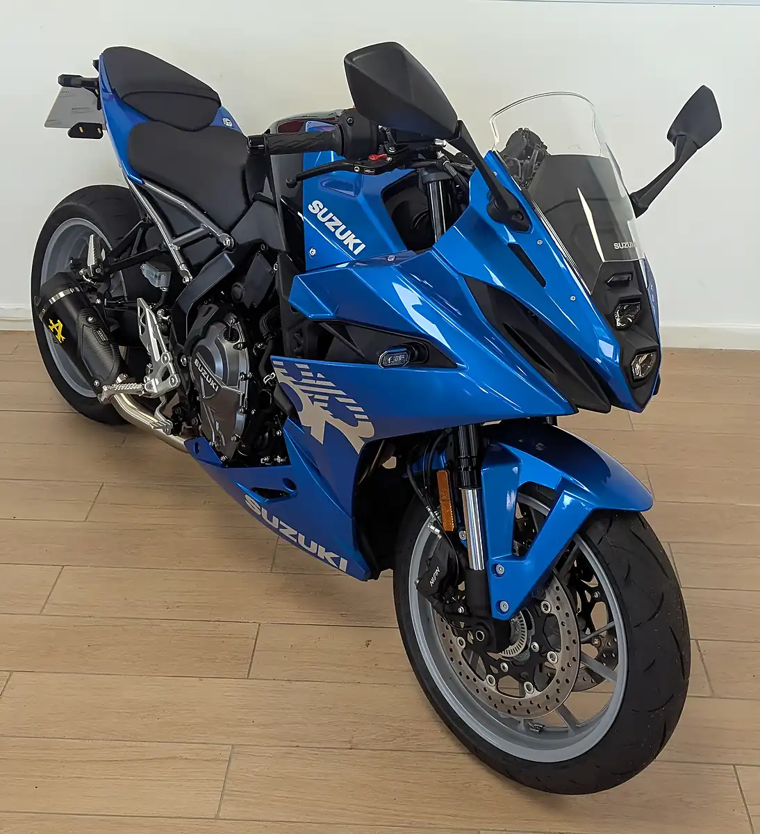 Used 2025 Suzuki GSX-8R 800 Blue - Interior and Exterior details 10