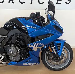 Used 2025 Suzuki GSX-8R 800 Blue - Interior and Exterior details 17