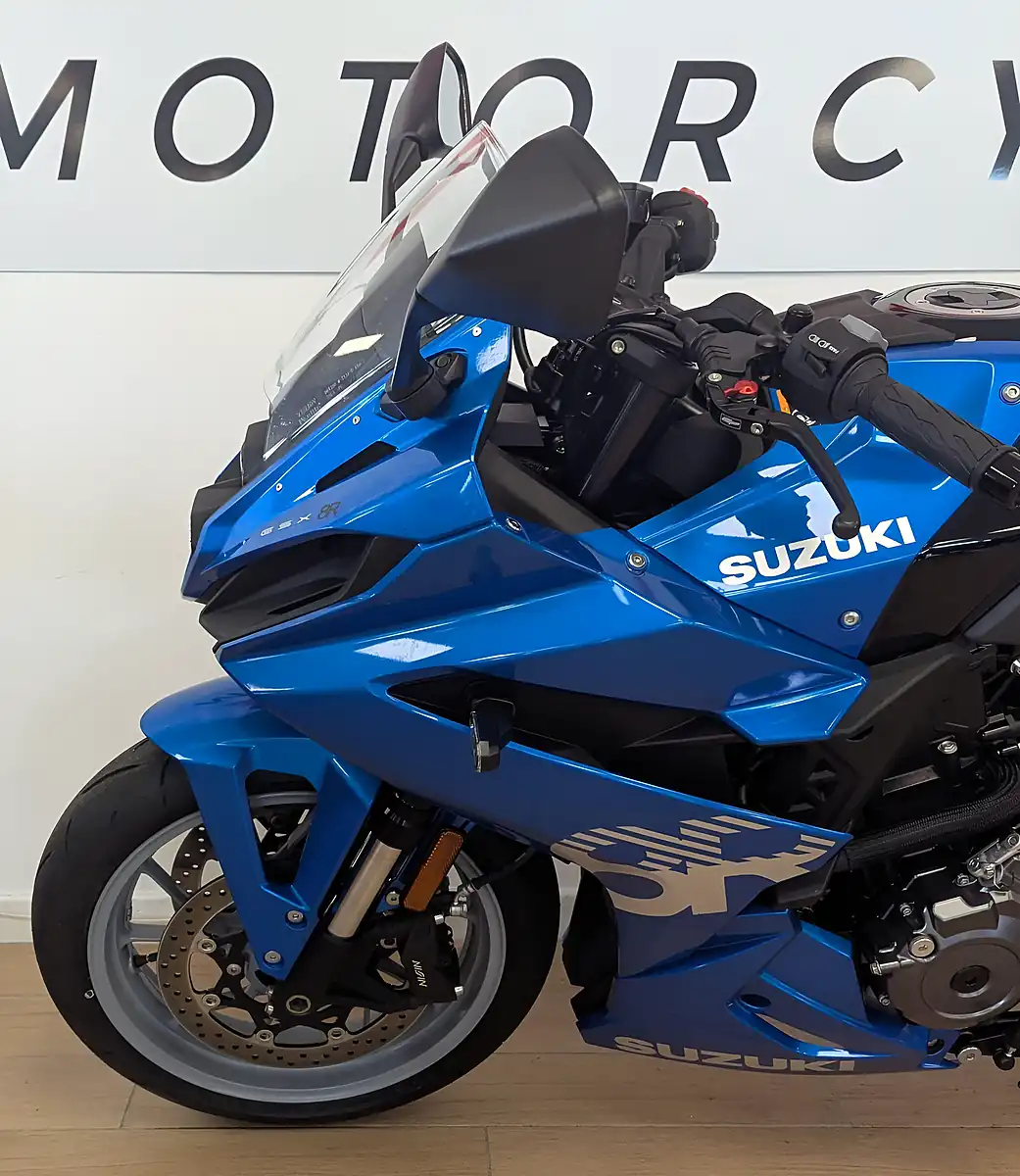 Used 2025 Suzuki GSX-8R 800 Blue - Interior and Exterior details 19