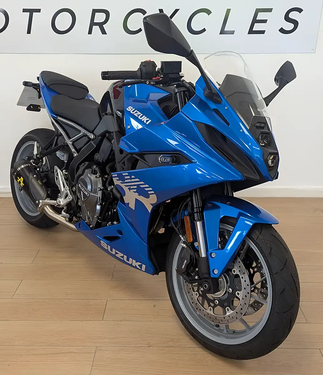 Used 2025 Suzuki GSX-8R 800 Blue - Interior and Exterior details 3
