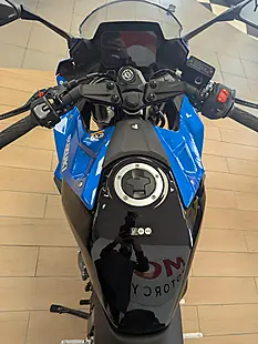 Used 2025 Suzuki GSX-8R 800 Blue - Interior and Exterior details 8