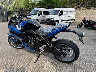 Used 2025 Suzuki GSX-8R 800 - Interior and Exterior details 4
