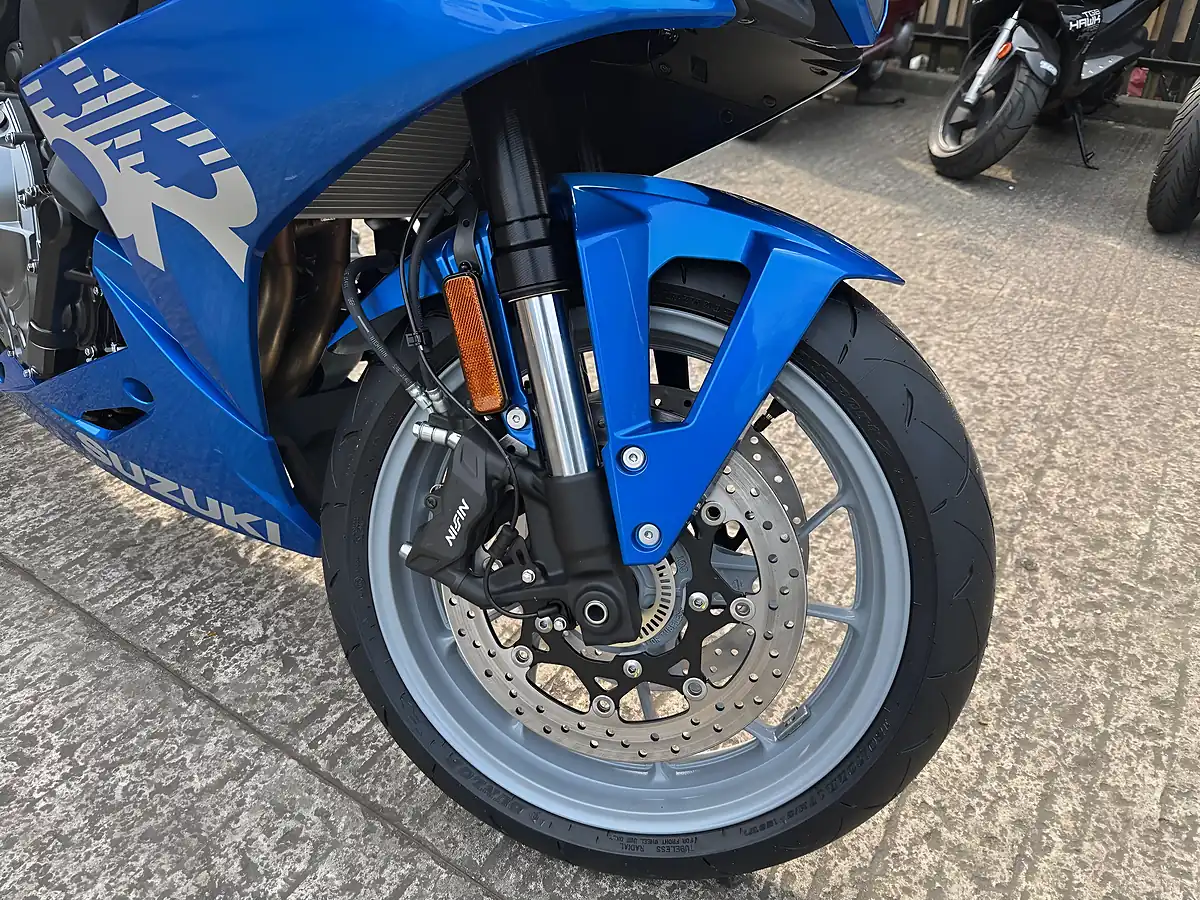 Used 2025 Suzuki GSX-8R 800 - Interior and Exterior details 7