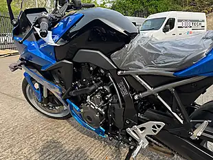 Used 2025 Suzuki GSX-8R 800 - Interior and Exterior details 9