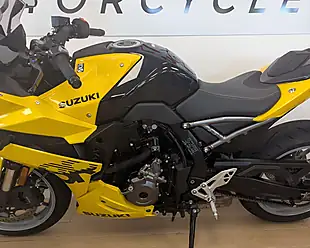Used 2025 Suzuki GSX-8R 800 Kiiro Yellow - Interior and Exterior details 10