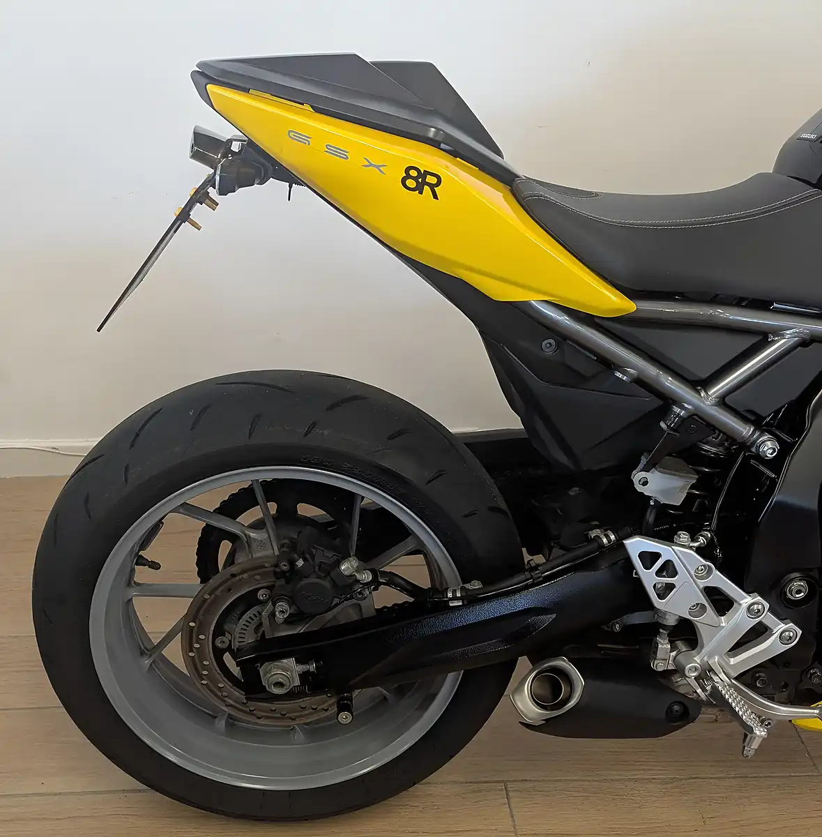 Used 2025 Suzuki GSX-8R 800 Kiiro Yellow - Interior and Exterior details 14
