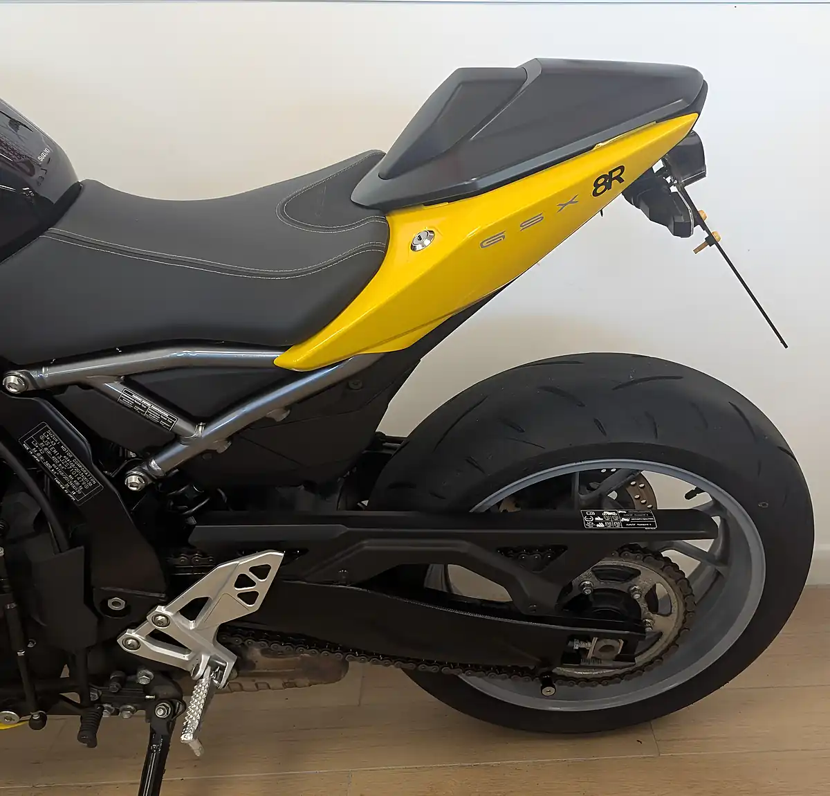 Used 2025 Suzuki GSX-8R 800 Kiiro Yellow - Interior and Exterior details 15