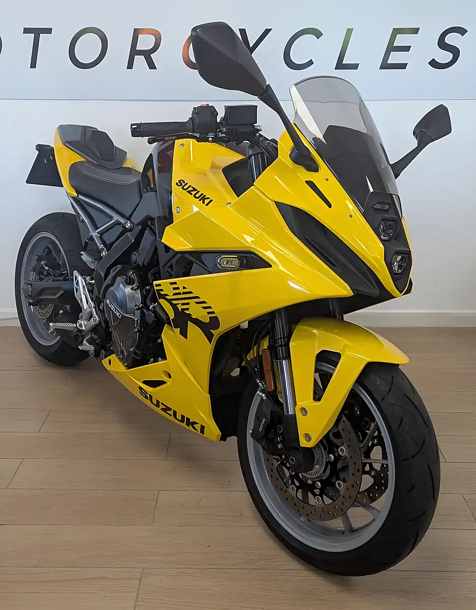 Used 2025 Suzuki GSX-8R 800 Kiiro Yellow - Interior and Exterior details 2