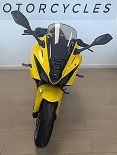 Used 2025 Suzuki GSX-8R 800 Kiiro Yellow - Interior and Exterior details 3