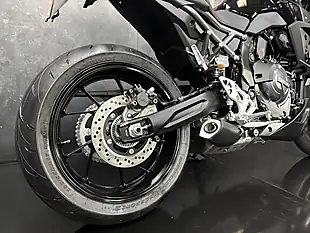 Used 2025 Suzuki GSX-8R Black - Interior and Exterior details 13