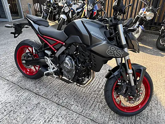 2025 Suzuki GSX-8S 800