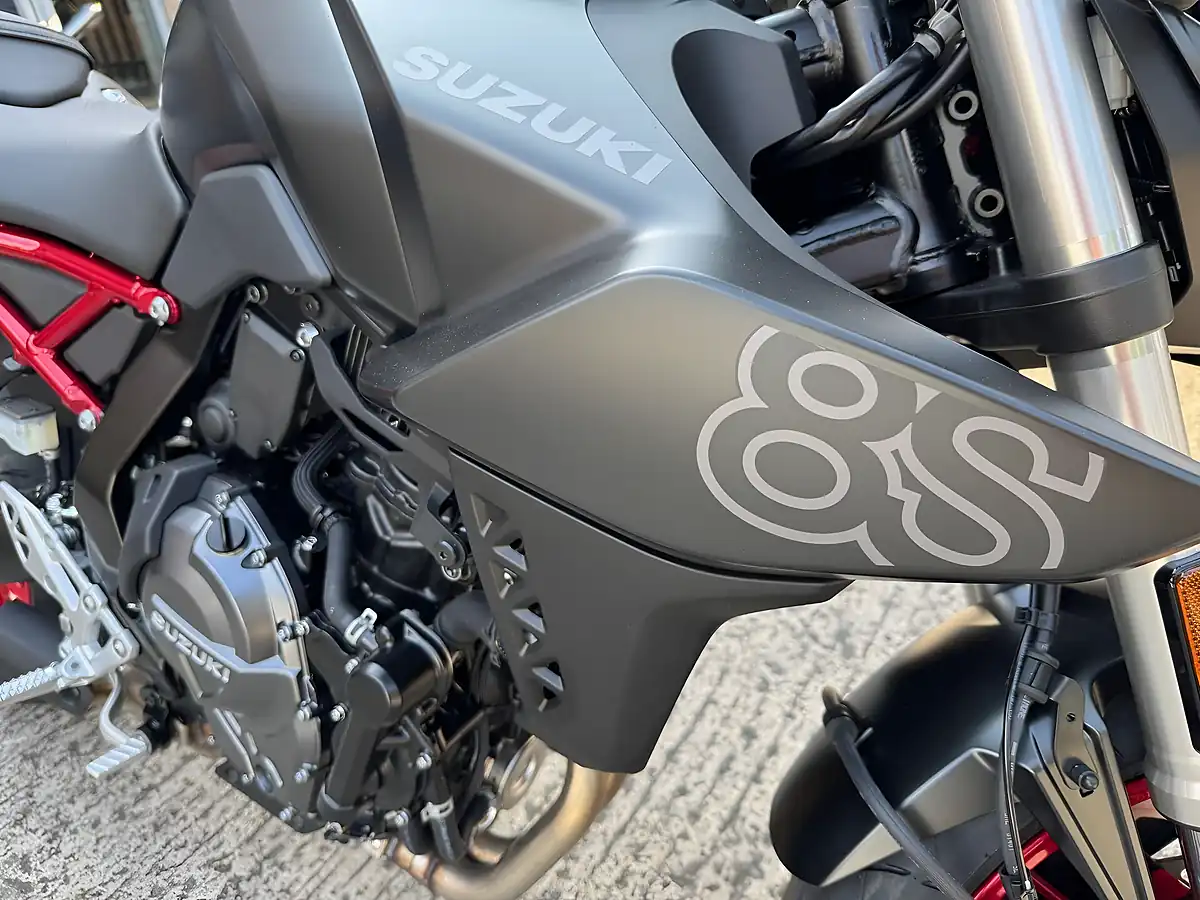 Used 2025 Suzuki GSX-8S 800 - Interior and Exterior details 6