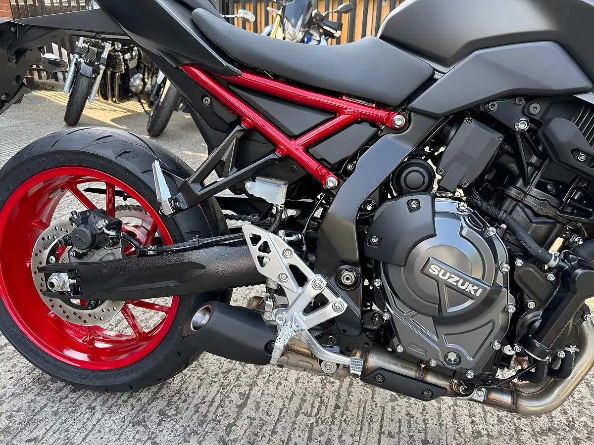 Used 2025 Suzuki GSX-8S 800 - Interior and Exterior details 7