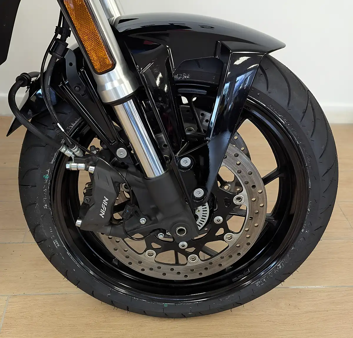 Used 2025 Suzuki GSX-8S Black - Interior and Exterior details 17