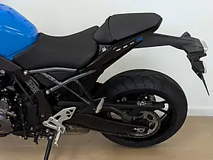 Used 2025 Suzuki GSX-8S Black - Interior and Exterior details 20
