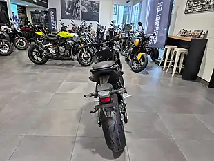 Used 2025 Suzuki GSX-8TT Glass Sparkle Black - Interior and Exterior details 3