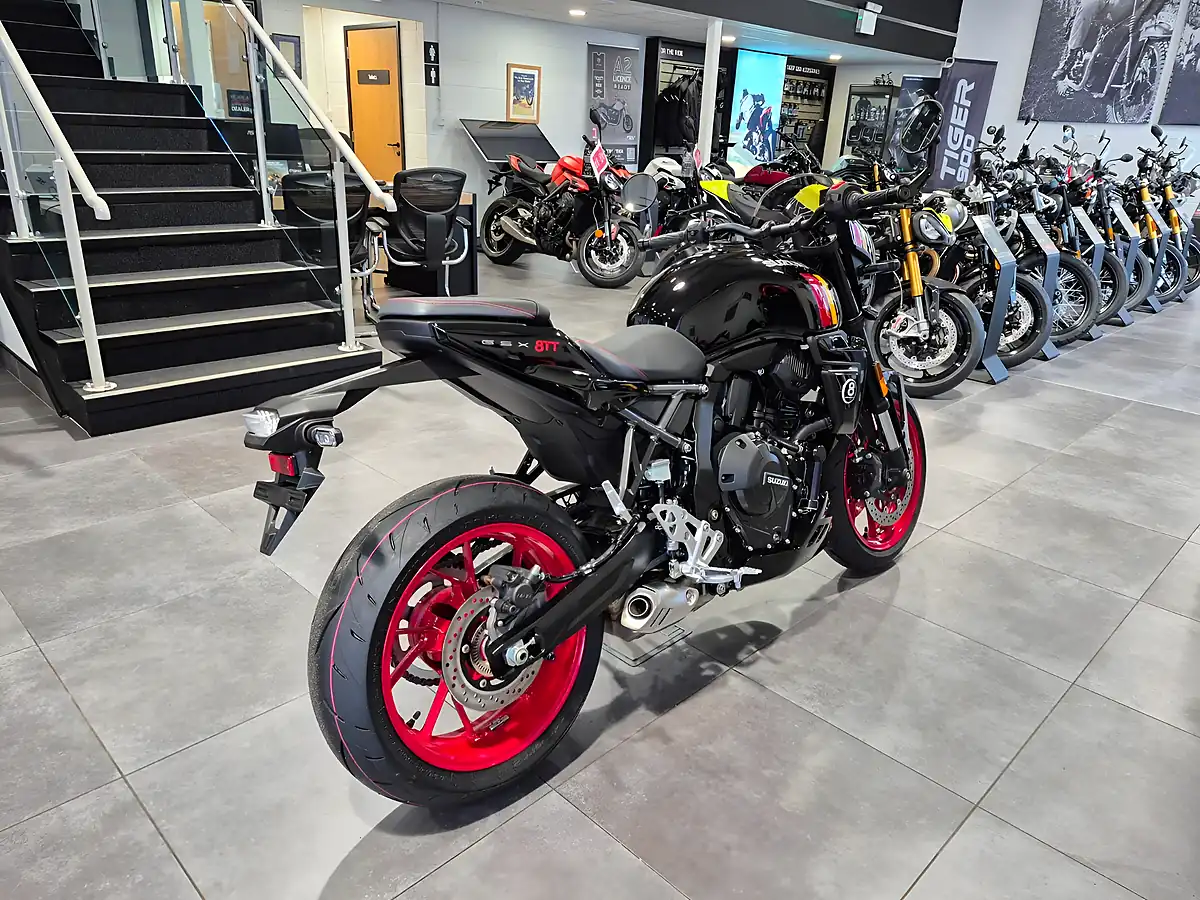 Used 2025 Suzuki GSX-8TT Glass Sparkle Black - Interior and Exterior details 4