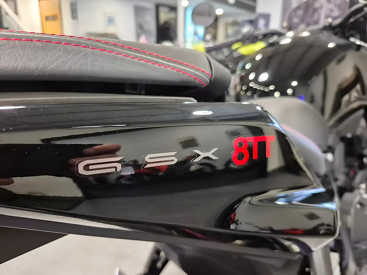 Used 2025 Suzuki GSX-8TT Glass Sparkle Black - Interior and Exterior details 7