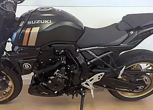 Used 2025 Suzuki GSX-8TT Green - Interior and Exterior details 10
