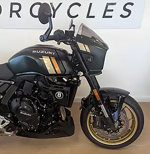Used 2025 Suzuki GSX-8TT Green - Interior and Exterior details 20