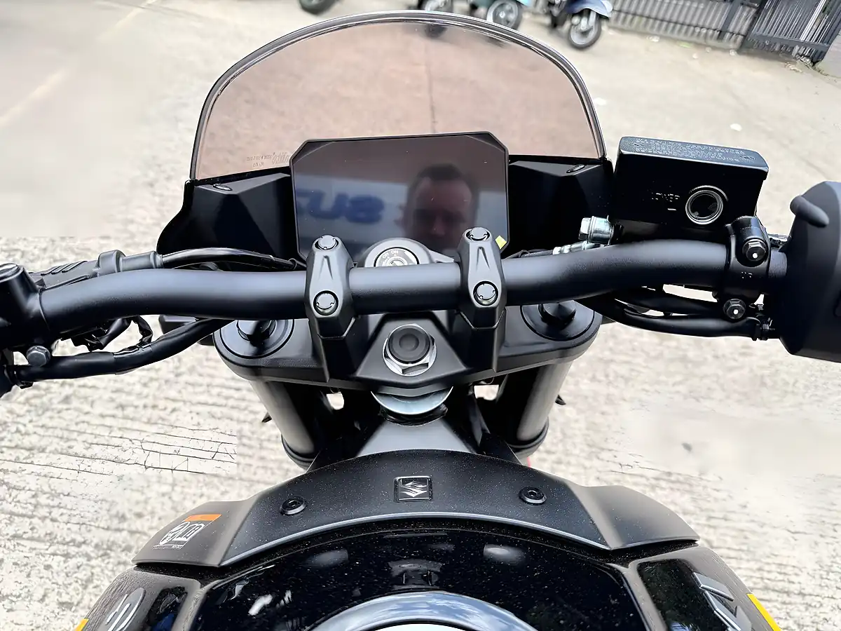 Used 2025 Suzuki GSX-8TT - Interior and Exterior details 12