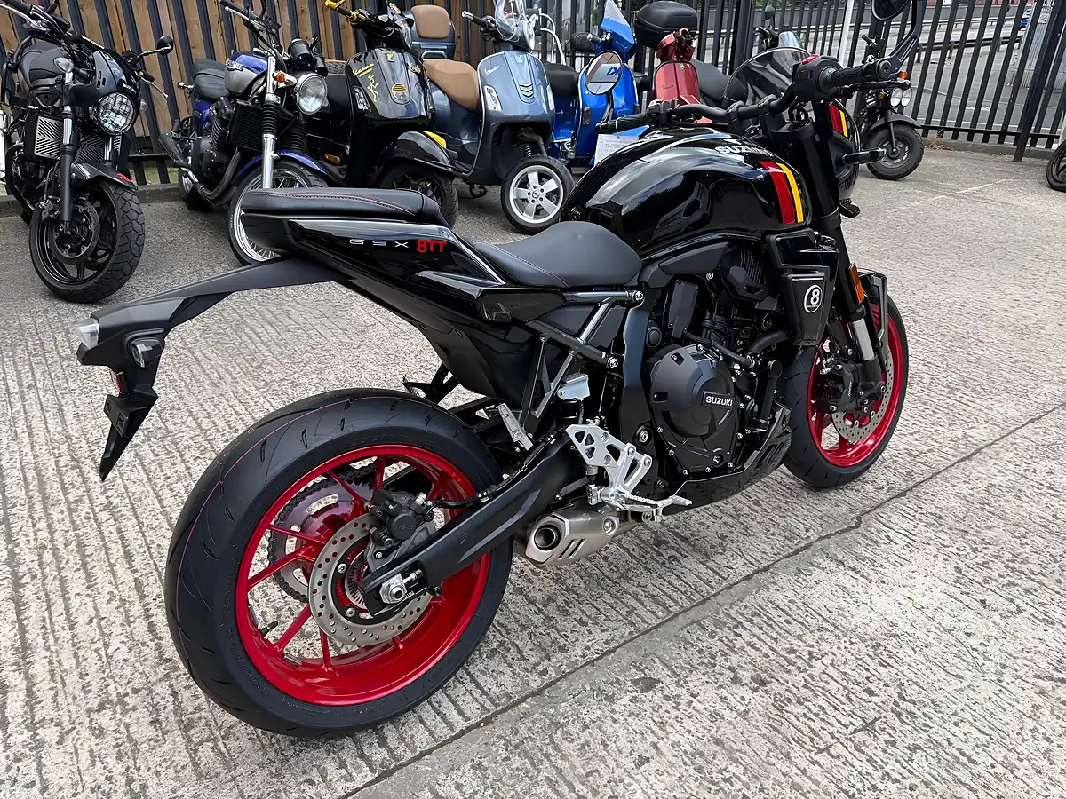 Used 2025 Suzuki GSX-8TT - Interior and Exterior details 3