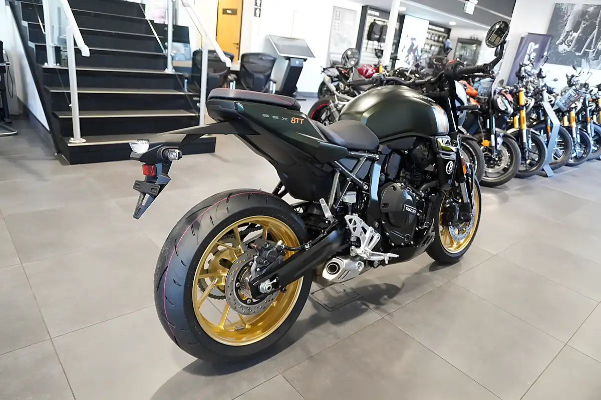 Used 2025 Suzuki GSX-8TT Matt Shadow Green - Interior and Exterior details 5