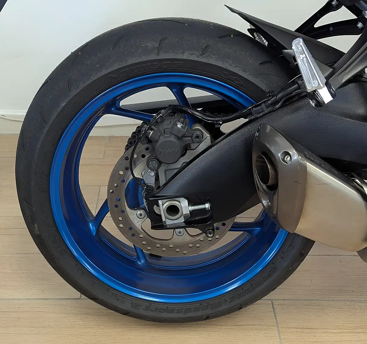 Used 2025 Suzuki GSX-S1000 1000 Blue - Interior and Exterior details 11