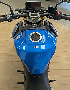 Used 2025 Suzuki GSX-S1000 1000 Blue - Interior and Exterior details 15