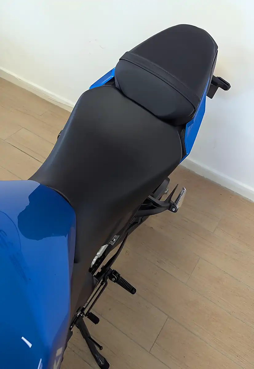 Used 2025 Suzuki GSX-S1000 1000 Blue - Interior and Exterior details 16