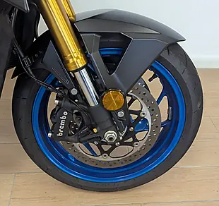 Used 2025 Suzuki GSX-S1000 1000 Blue - Interior and Exterior details 17