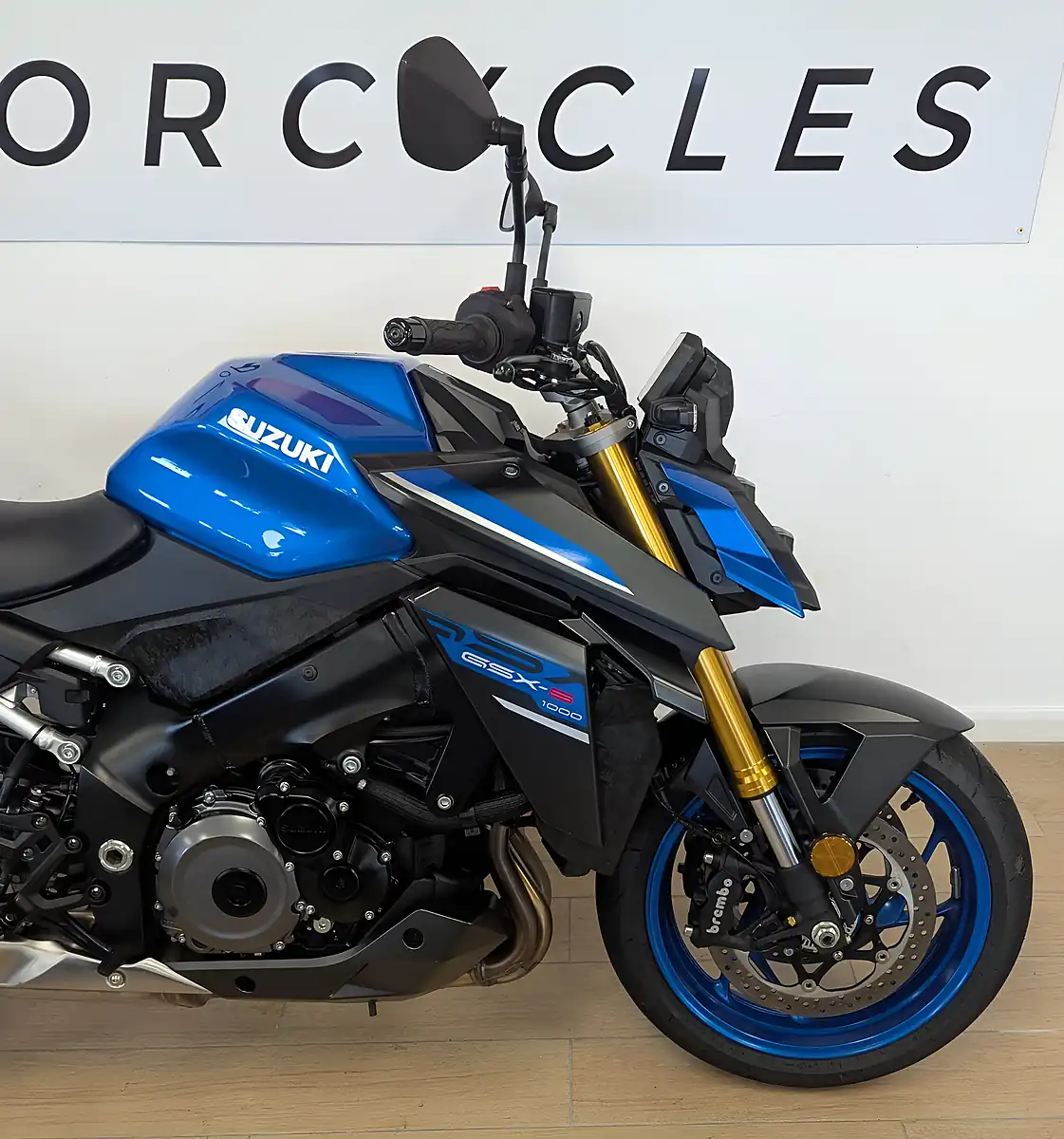 Used 2025 Suzuki GSX-S1000 1000 Blue - Interior and Exterior details 7