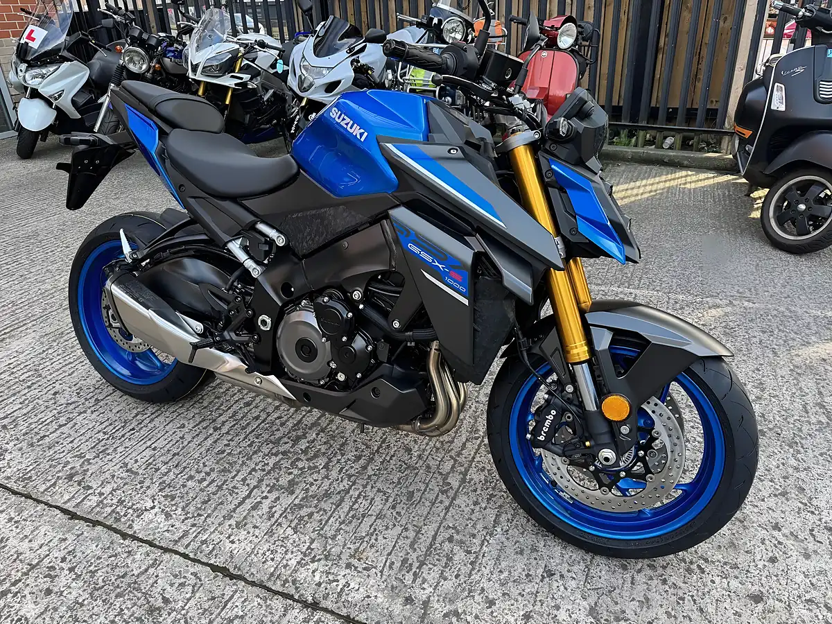 Used 2025 Suzuki GSX-S1000 1000 Metallic Triton Blue (ysf) - Front View