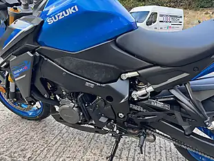 Used 2025 Suzuki GSX-S1000 1000 Metallic Triton Blue (ysf) - Interior and Exterior details 10